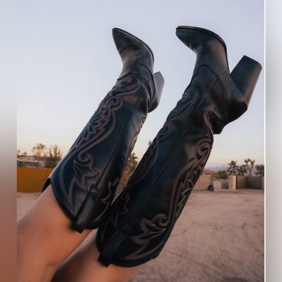 Steve Madden Lasso Women's Black
Embroidered Western Cowboy Boots - Picture 5 of 13